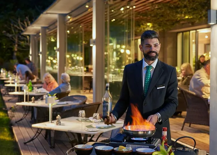 The Cliff Bay - Portobay 5* פונשל